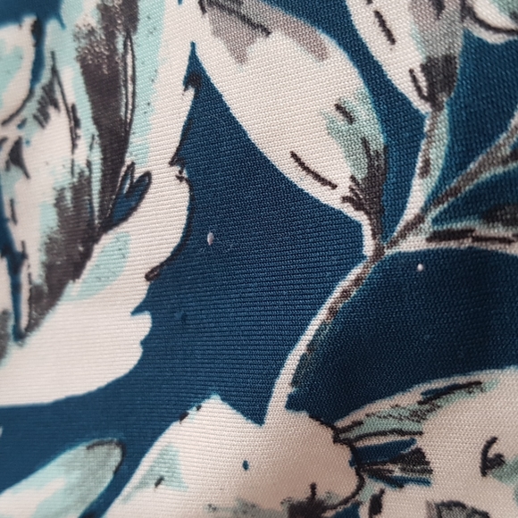 Ricki's Woman's Floral Open Arm Bell Sleeve Top Size XXL - Picture 12 of 16